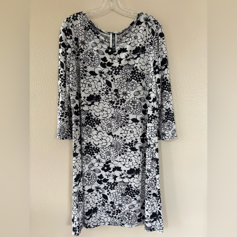 Floral Black and White Plus Size 1X Dress